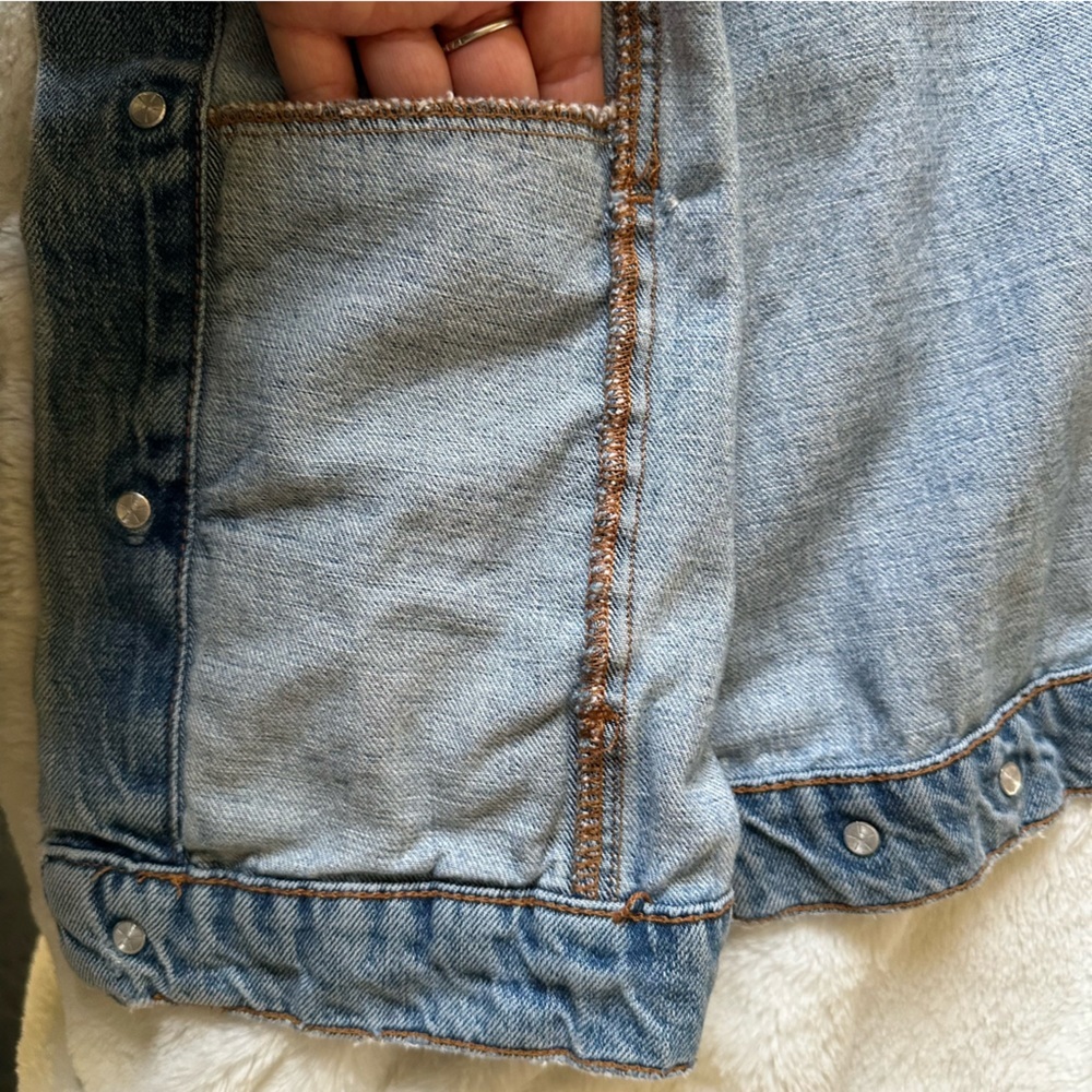 Zara Women’s Distressed Denim Oversized Button Down Vest Size M - Picture 9 of 13
